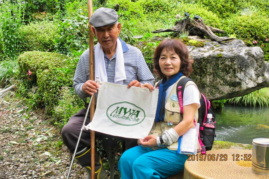 約50年間で10,000本の紫陽花をひとりで育てた 南澤忠一さん(89歳)とともに