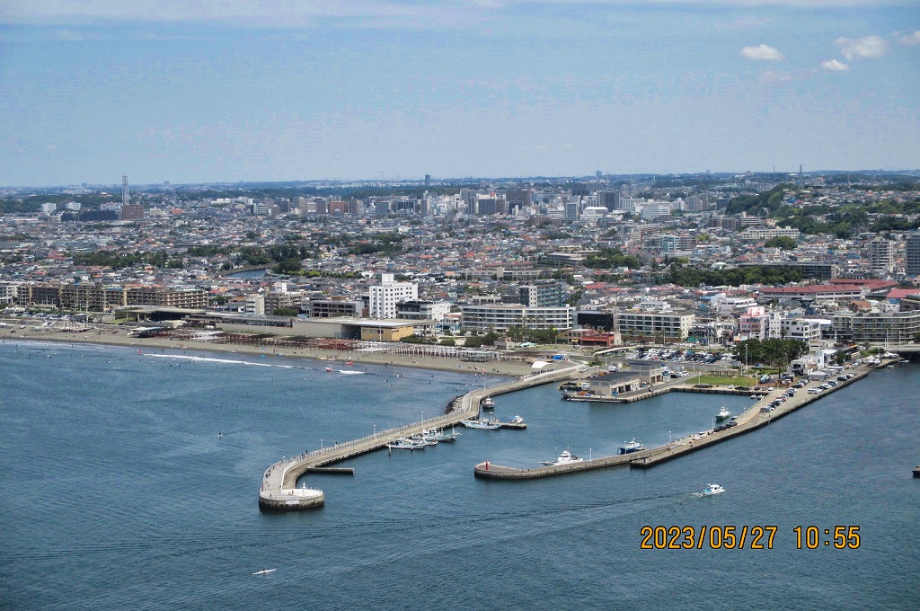 2023年5月27日 第175回定例ウォーク 江の島散策 江の島シーキャンドル（展望台）からの片瀬海岸西浜方面